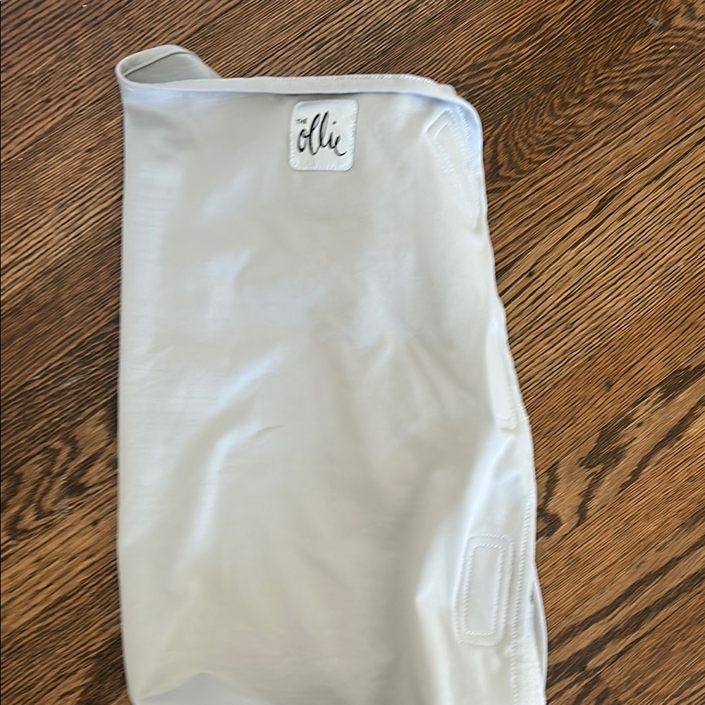 Ollie Baby Swaddle in Light Gray